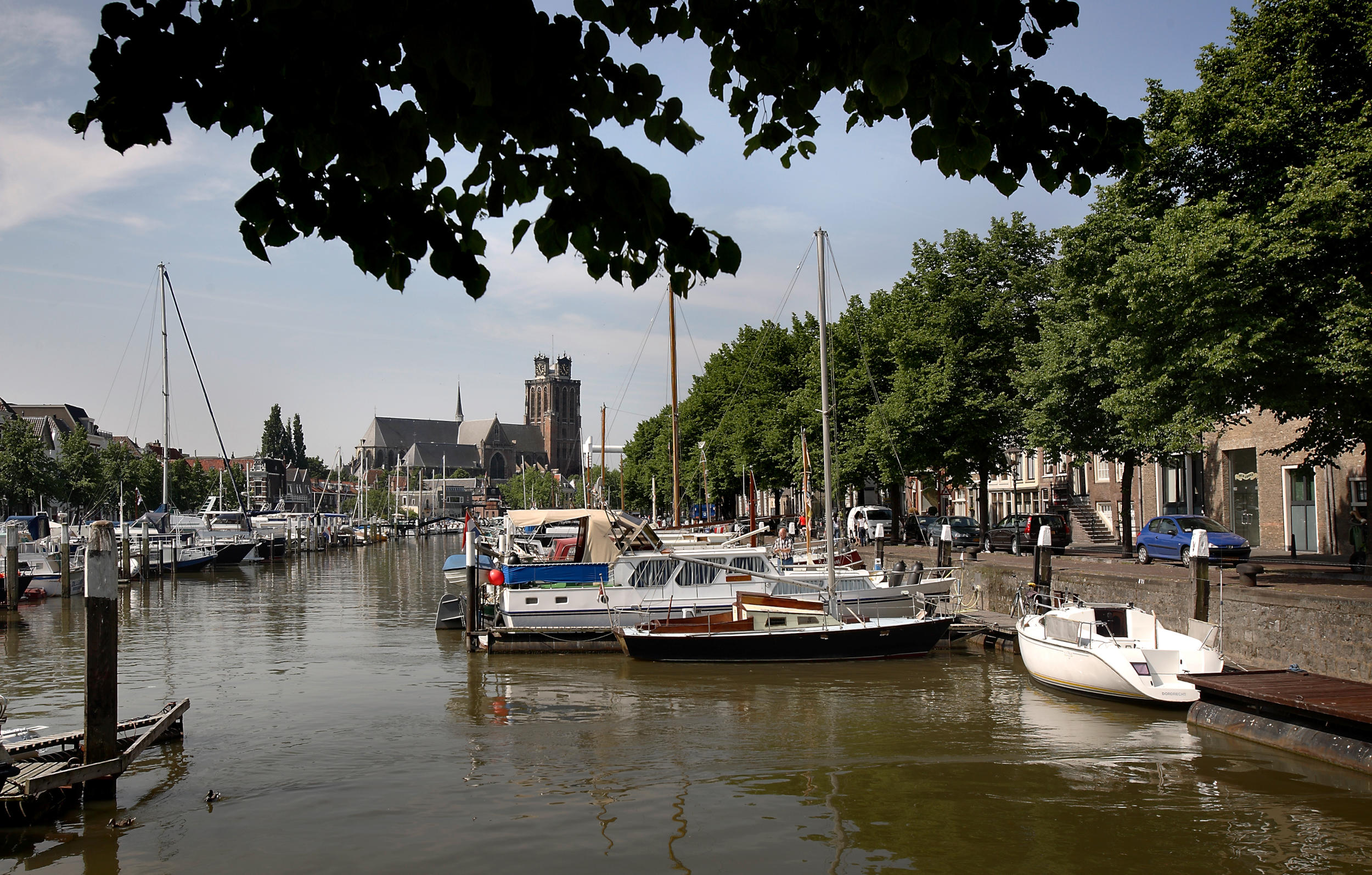 Nieuwe Haven met zicht op Grote Kerk